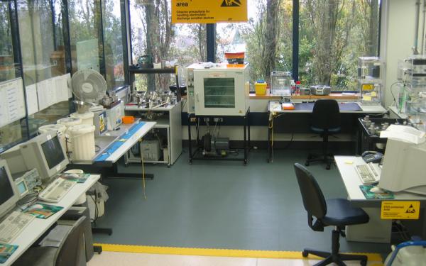 Interlocking Conductive Floor Tiles Anti Static Floor Tiles For Pharmaceutical Floors