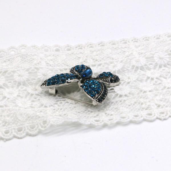 Green Alloy Fashion Brooch Pin , Butterfly Diamond Brooch 2.8cm Height