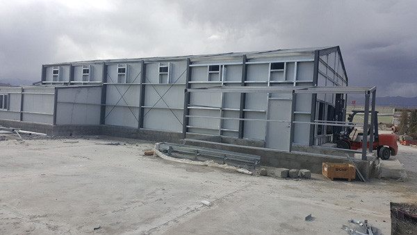 Prefabricated Steel Structure Poultry House Fabrication , Layer Poultry Farm Structure