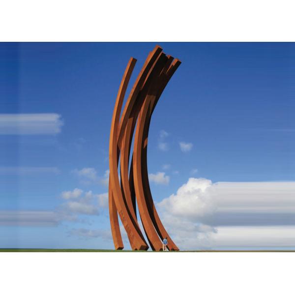 Металл современного искусства скульптуры металла прессформы глины на открытом воздухе ваяет высоту 27м