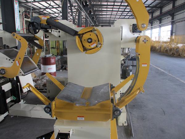 Hydraulic Steel Coil Uncoiler Automatic Decoiler Feeder With High Precision Feeding