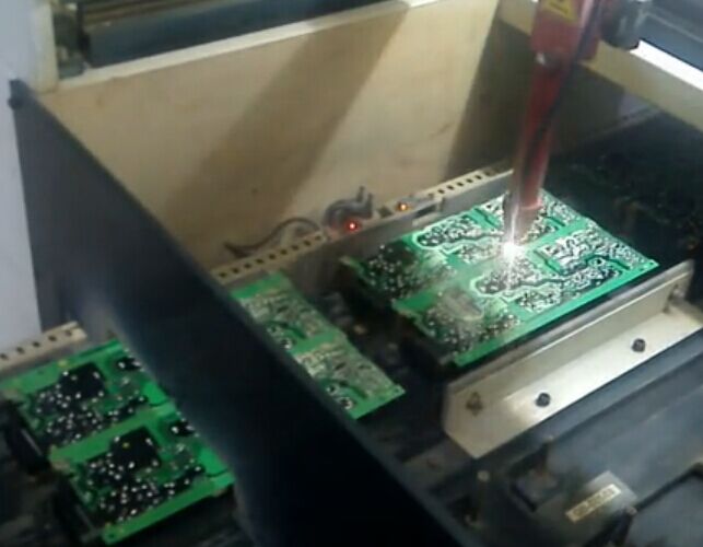 Лазер машины FPC лазера Depaneling PCB режа Depaneling с точностью μM ±20 для доск PCB FR4 или FPC