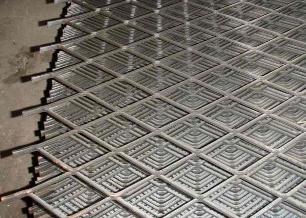 2mm Thickness Expanded Wire Mesh , Highway Fencing Expanding Mesh Sheets