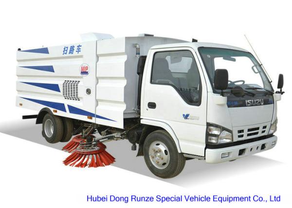 ISUZU 600 Road Sweeper Truck For Washing Sweeping , Street Sweeper Vehicle