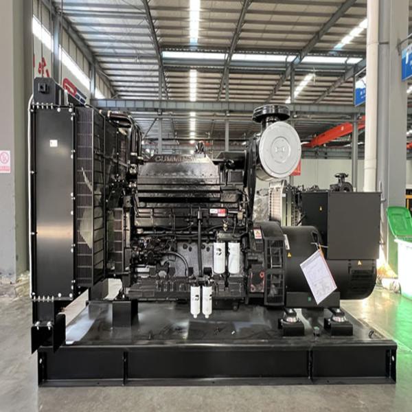 1400 KW Cummins Diesel Generator Set AC Three Phase Custom Color