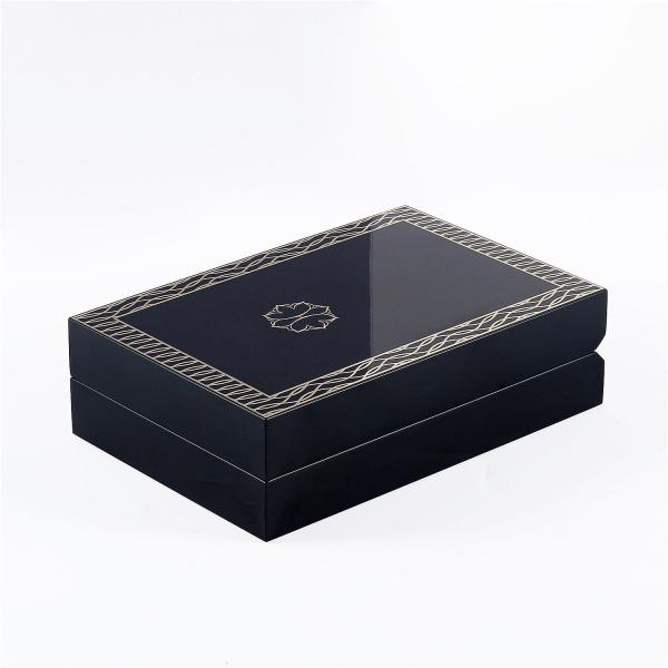 Custom Logo Luxury Wooden Perfume Gift Box with Magnetic Closure and High-Gloss Lacquer Finish