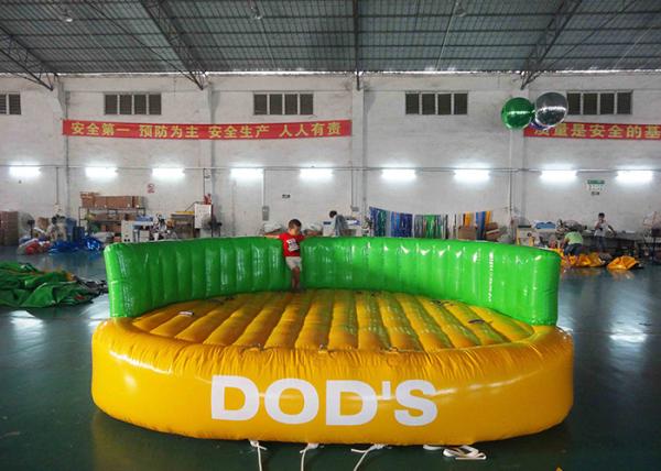 Sofá inflável louco da água de 4 cavaleiros/UL rebocador do CE ROHS do tubo do esqui