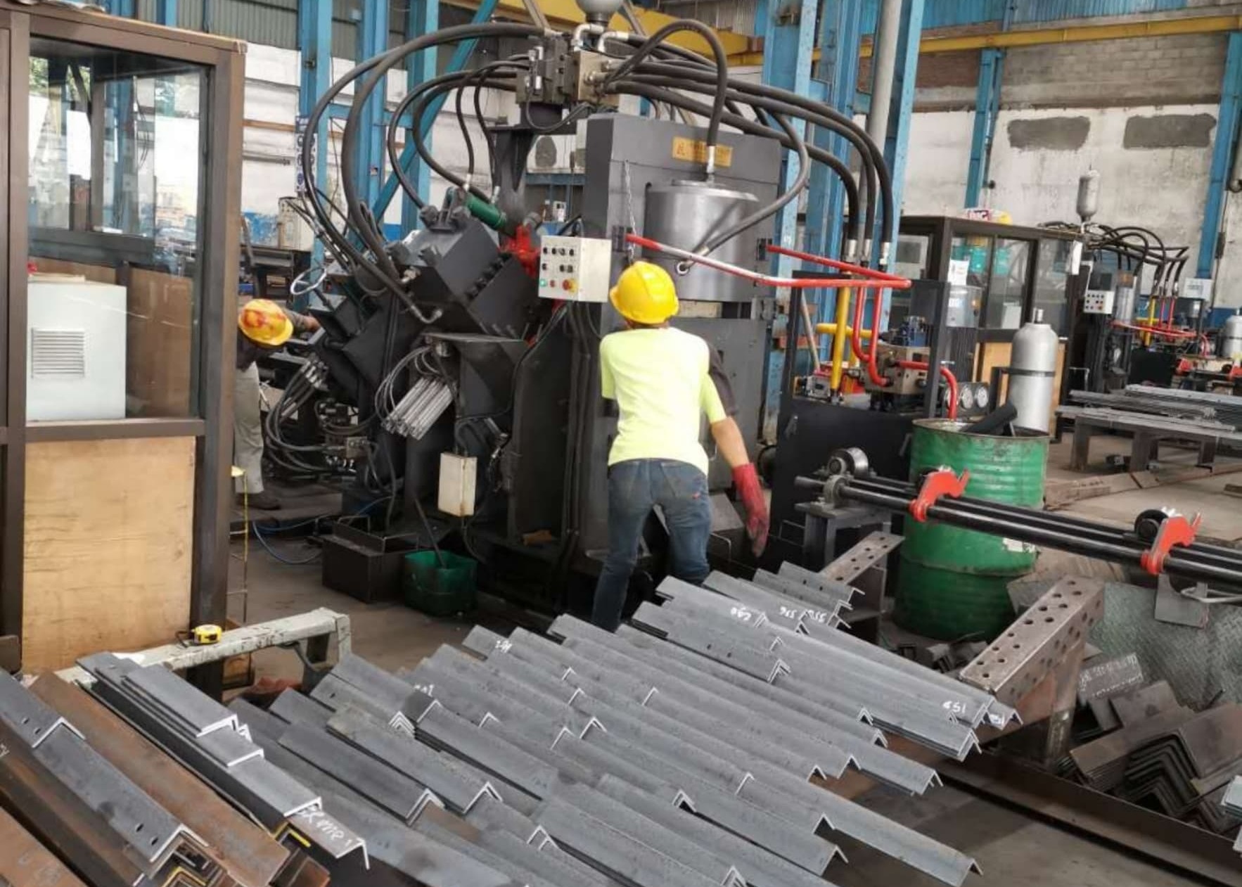 Automatic CNC Angle Punching Marking And Shearing Line With Servo Feeding