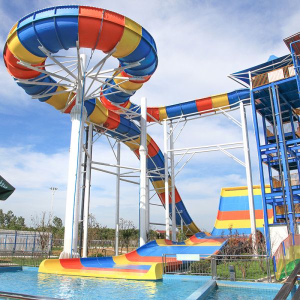 Large Scale  Ultimate High-capacity Thrill Ride For Water Parks 4 Person Raft Ride Commercial Water Slide