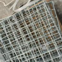 Contrôle de haute précision et de taille pour satisfaire efficacement les exigences personnalisées des clients en matière de grille d'acier