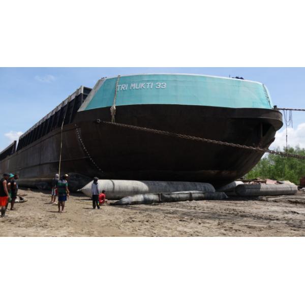 Стыковать воздушную подушку корабля резиновую