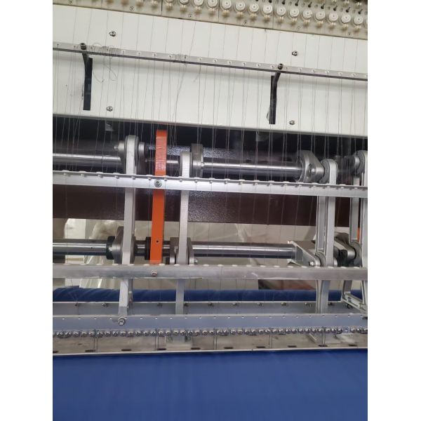 New Yuxing Computer Multi Needle Rotary Hook Quilting Machine with 1600r/min High Speed and High Precision Screw Rod