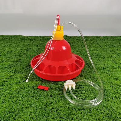 Bebedor de aves de capoeira em forma de cone conveniente para aves de capoeira extra grandes