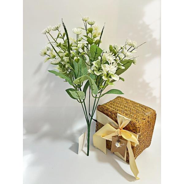 The manufacturer wholesales new types of artificial flower plastic dipped in rice and osmanthus for home decoration, artificial flower desktop decoration, and flower arrangement ornaments