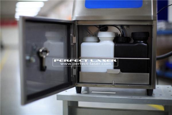 Impressora a jato de tinta industrial contínua em garrafa preta automática