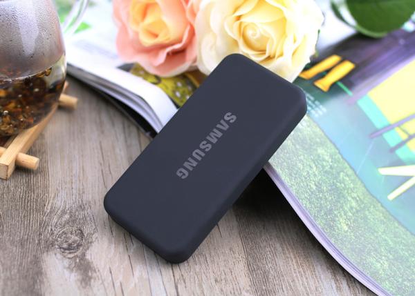Super Slim Rubber Oil Casing Mobile Power Bank 6000mAh Samsung Battery Power Bank 5V 2A