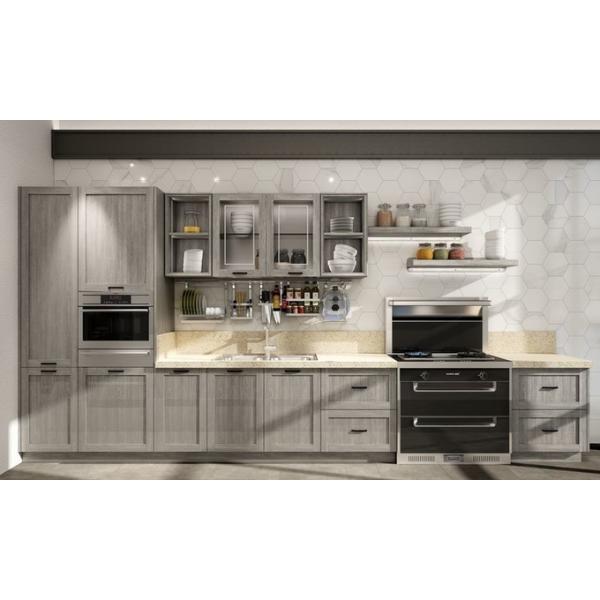 Armoire de cuisine en acier inoxydable gris clair à ligne unique avec panneaux texturés en bois