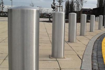 Pre Buried / Surface Type Steel Bollard Post , Street Furniture Bollards Scratch Resistant