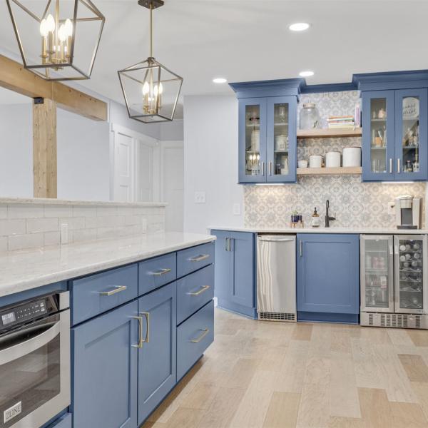 Customized Complete Shaker Villa Design Grayish Blue Solid Wood Standard Kitchen Cabinet Timber Cupboard Made in China