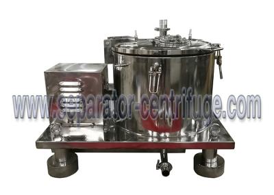 O mergulho do material seco no álcool etílico e seca pelo centrifugador de alta velocidade para o processo do óleo essencial