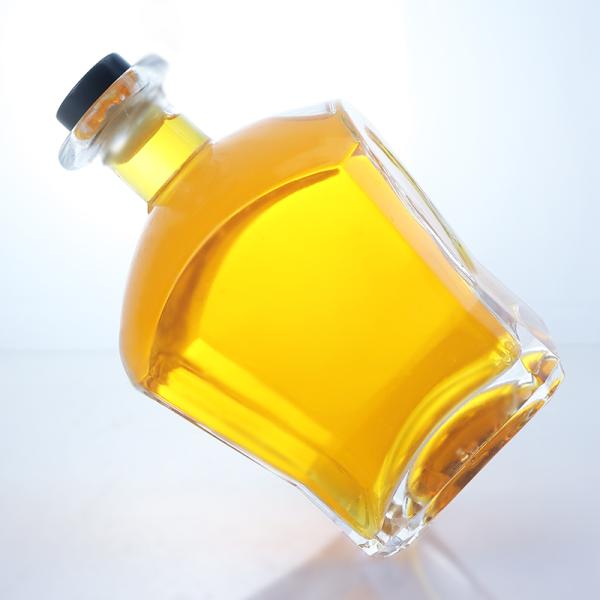 Glass Collar Material Square Shape Whiskey Vodka Tequila Brandy Gin Rum Bottle with Cork
