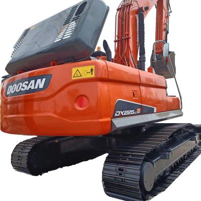 22 tonnes d'excavatrice Doosan utilisée équipement de creusement original coréen dans la ferme