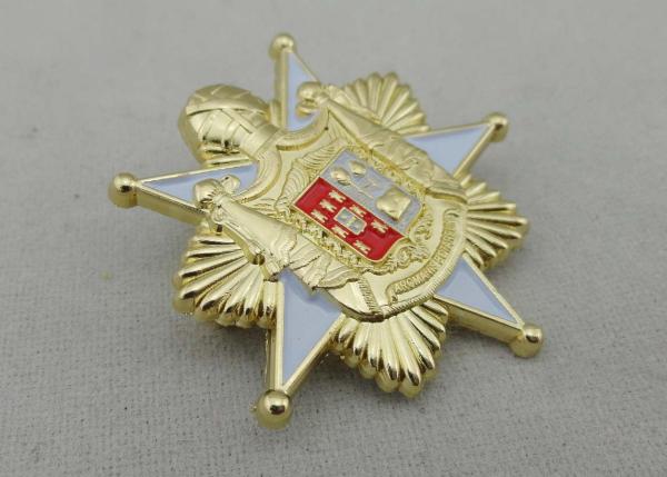3D Die Casting Soft Enamel Pin , Zinc Alloy Gold Plating Brooch On Back Side