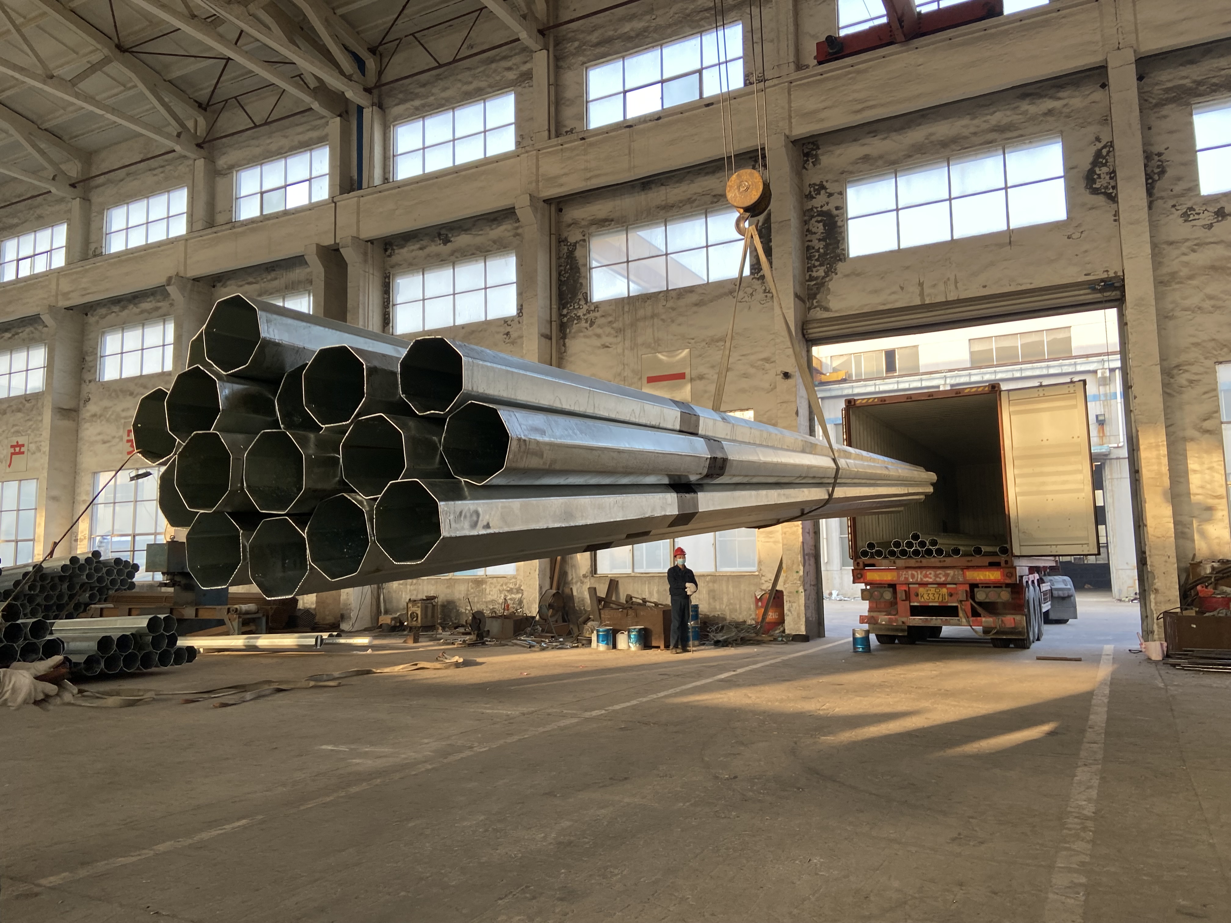 картина смолки общего назначения поляка нагрузки 5kN 10.5M доминиканская стальная восьмиугольная гальванизированная черная