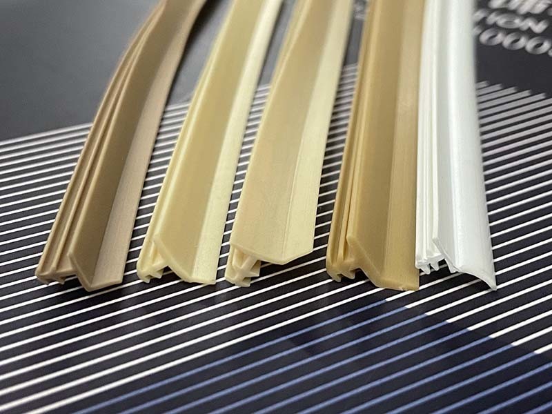 Мягкий резиновый обнажать погоды PVC на деревянная доска обхода 7*4mm