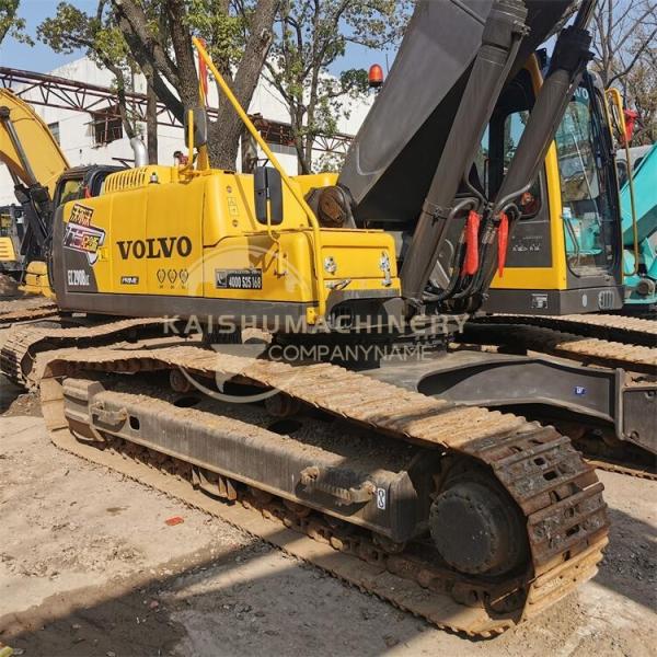 Excavateur d'occasion polyvalent Volvo EC290B avec une largeur de transport de 3,1 m et une puissance de 153 kW