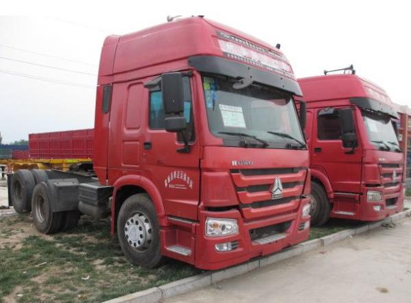 420 hp howo 6x4 Euro 3 tractor trailer truck / prime mover and trailer for towing goods on Port