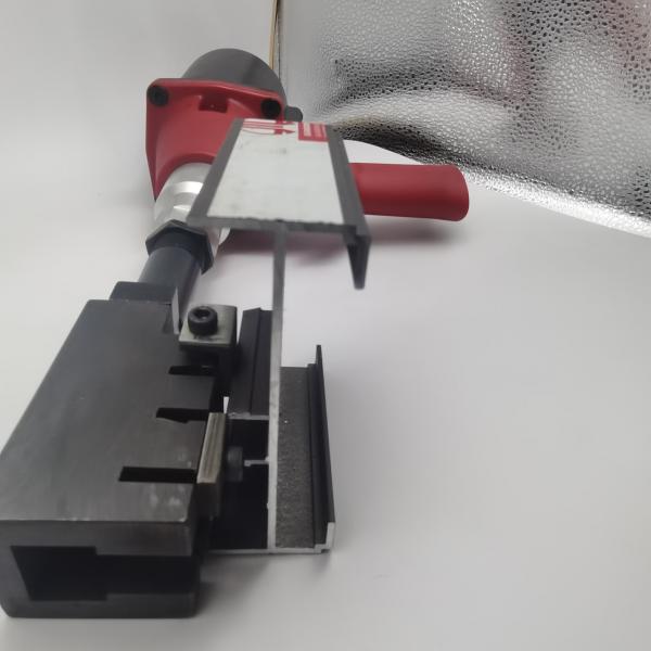 Пневматическая алюминиевая пробивающая машина для окон 13 мм