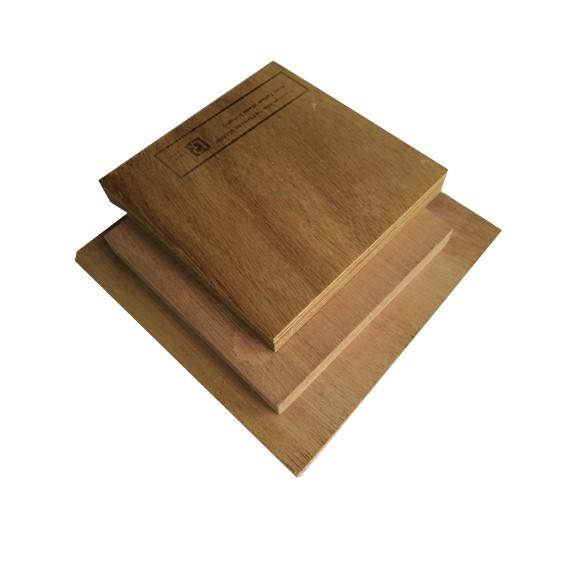 4mm 1220*2440mm Okoumephenolic Film Faced Plywood Marine Grade