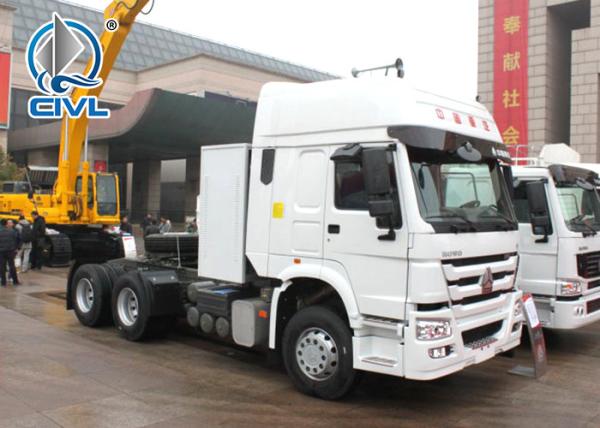 371HP Heavy Tow  Truck Euro II Emission Standard 2200 Rpm 371 Hp Howo Tractors
