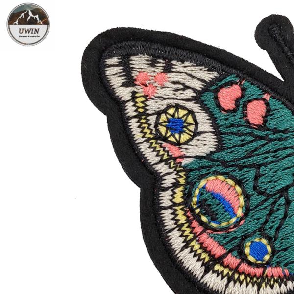 Washable Butterfly Sew On Embroidered Patches OEM Merrowed Border Customized Logo