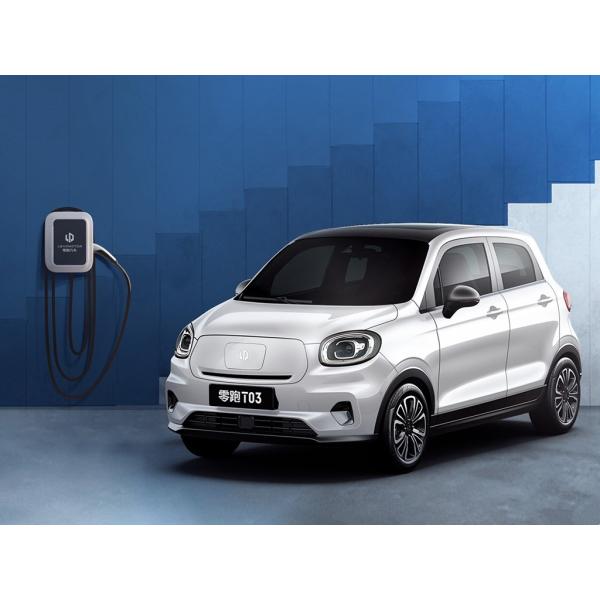 5 Doors 4 Seater Mini EV Cars White Color Reliable Battery Quality