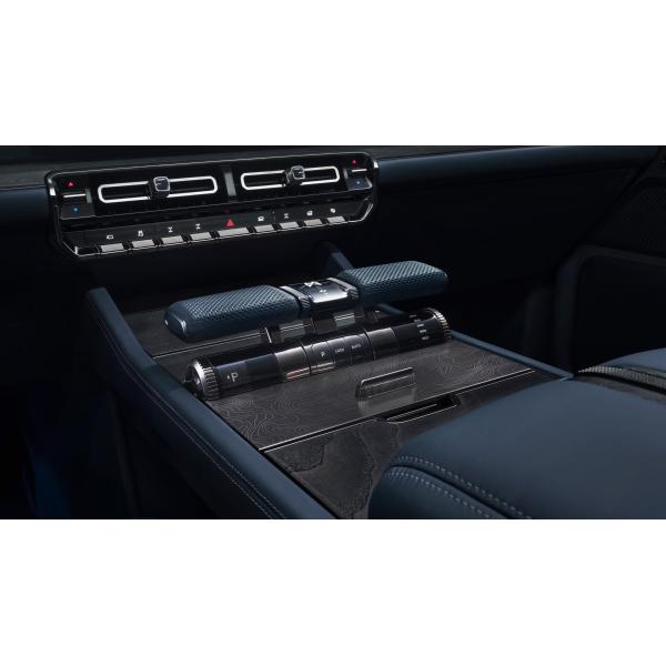 Chinese SUV Cars Dongfeng M-hero 917 High Horsepower Buggy with 1088 Horsepower PHEV EV and 142.7kWh Battery Capacity