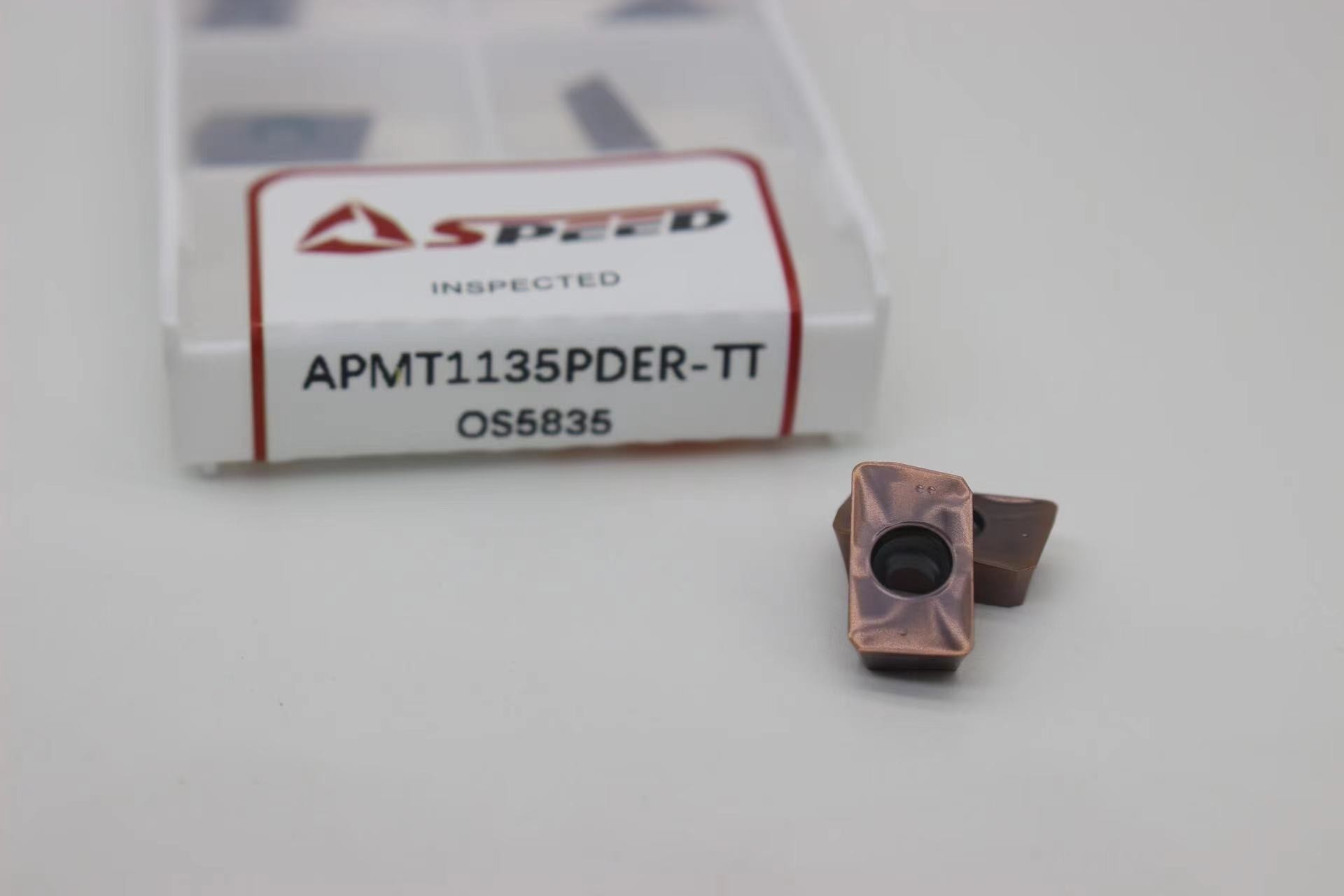 Вставка APMT 1135 APMT1135PDER-M2 цементированного карбида филируя для металла