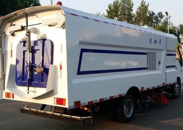 ISUZU 115HP LHD personalizou o caminhão do vácuo da vassoura de rua com pulverizador de água de alta pressão