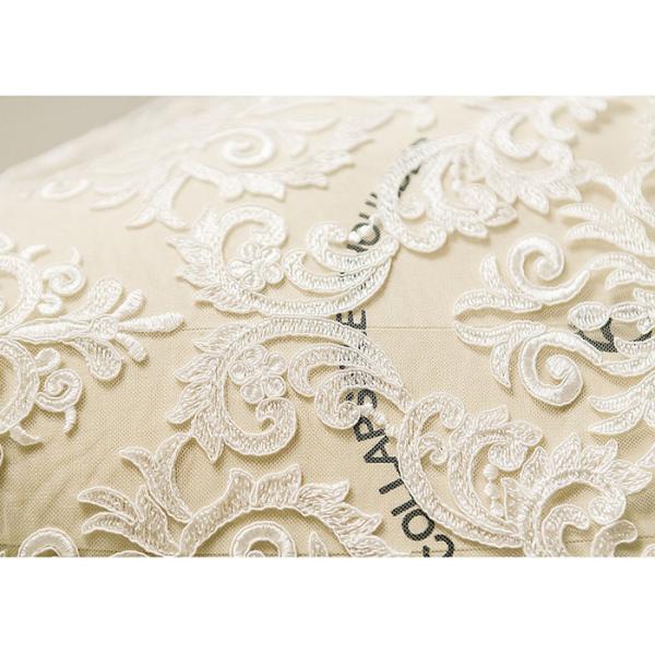 С ткани шнурка белой вышивки флористической связыванной двором для Бридал платья