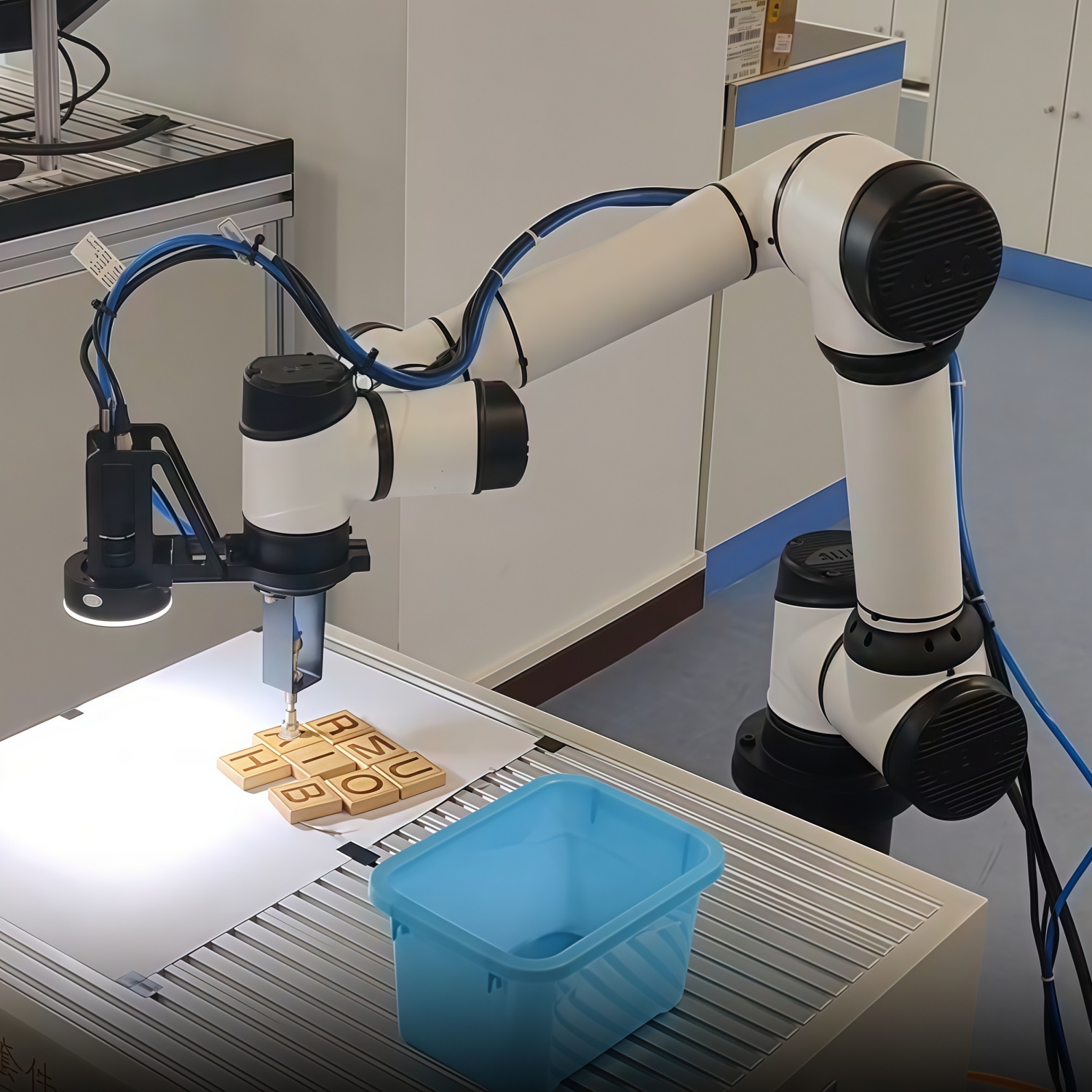 Compact & Flexible AUBO-C3 Collaborative Robot Arm with 3kg Payload for Precision Assembly Inspection Pick and Place Application