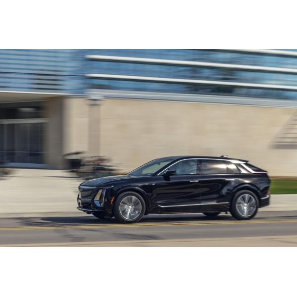 2024 Cadillac Lyriq 308miles ranges w far posher cabin NEW ENERGY LUXURY Sedan