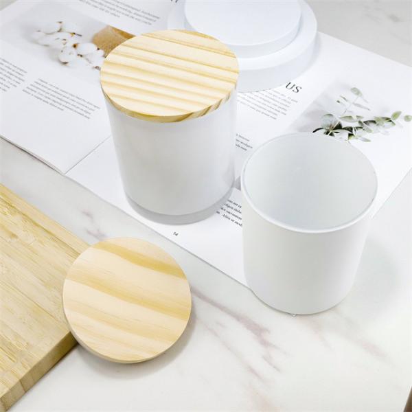 Luxury Empty Glass Candle Jars With Lid For Gifts Capacities Ranging 200ml
