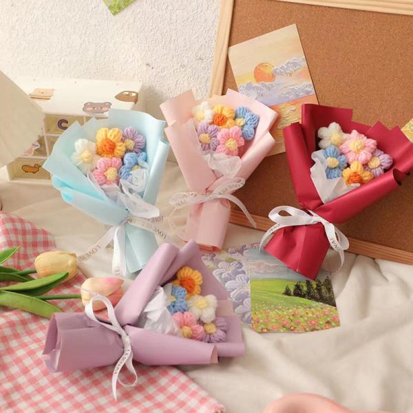 Cadeau de fleurs en fils mignon pour l'anniversaire de sa meilleure amie.