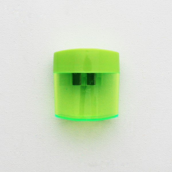 Wholesale colourful eco-friendly plastic mini sharpener