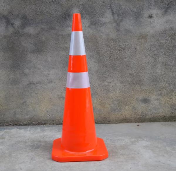 Safety 700mm Traffic Warning Cones Orange Reflective Safety Cones 1.4kg