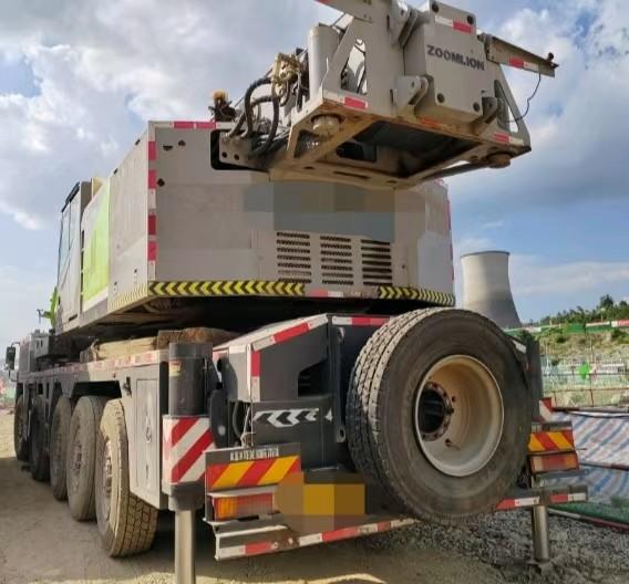 ZTC1300V753 Super-Above Truck Crane 130ton Hydraulic Mobile Crane with Spare Parts
