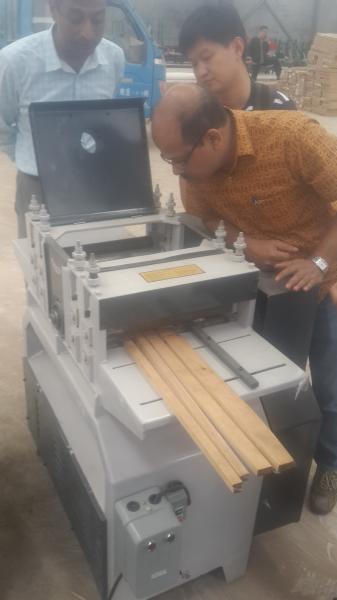 O rasgo de corte de madeira da serra de fender das lâminas múltiplas fáceis baratas do uso BC380 viu para a venda