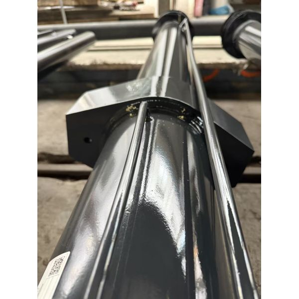 Lifting Double Hydraulic Cylinder With Hard Chrome Plated Intermediate Pivot Pin
