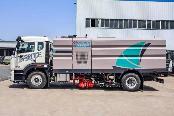 HOWO Road Sweeper Truck Self Propelled High Pressure Street Sweeper Vacuum Truck